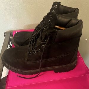 BOYS- Black Timberland boots SZ6